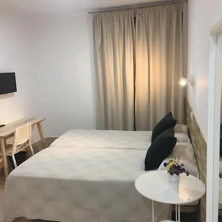 Residencia Cardona Hostel Arrecife (Lanzarote)