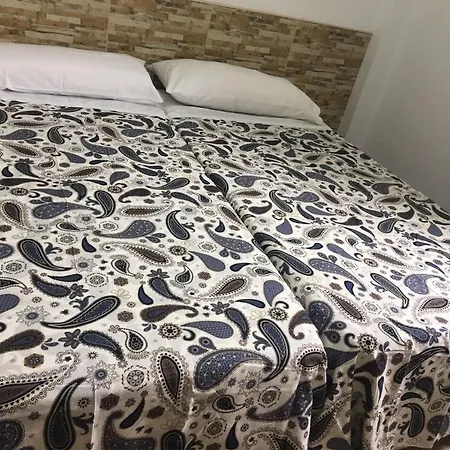 Residencia Cardona Hostel