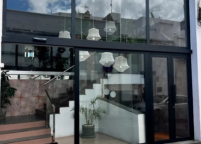 Residencia Cardona 旅馆 *