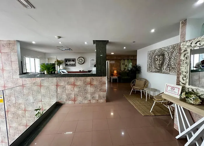 Vandrarhem Residencia Cardona *