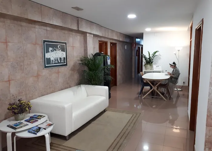 Residencia Cardona Vandrarhem *