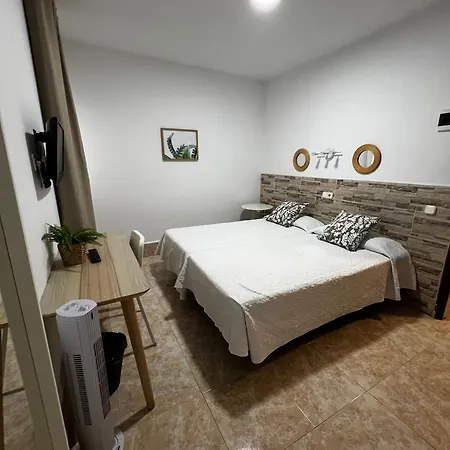 بيت شباب Residencia Cardona *