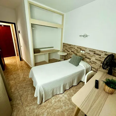 بيت شباب Residencia Cardona أرّاثيفي