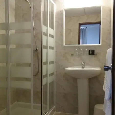 بيت شباب Residencia Cardona أرّاثيفي
