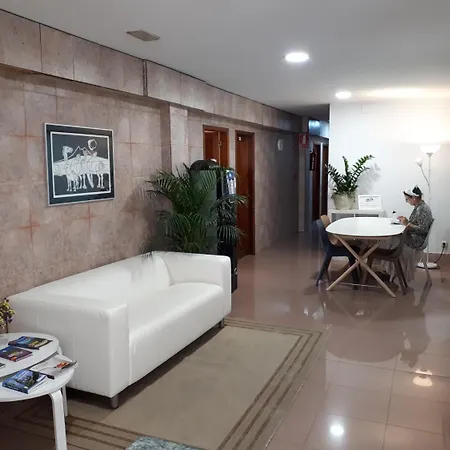 Residencia Cardona Hostel *