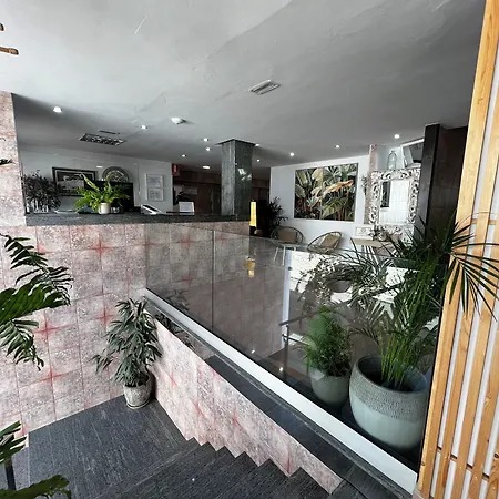 Hostal Residencia Cardona