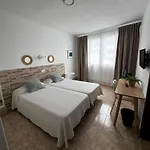 Хостел Residencia Cardona *