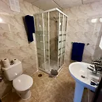 Residencia Cardona Хостел