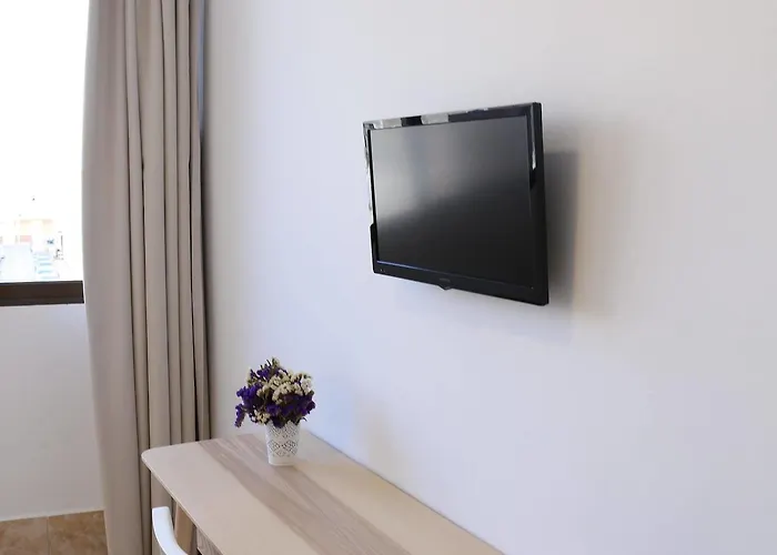 Residencia Cardona Hostel *