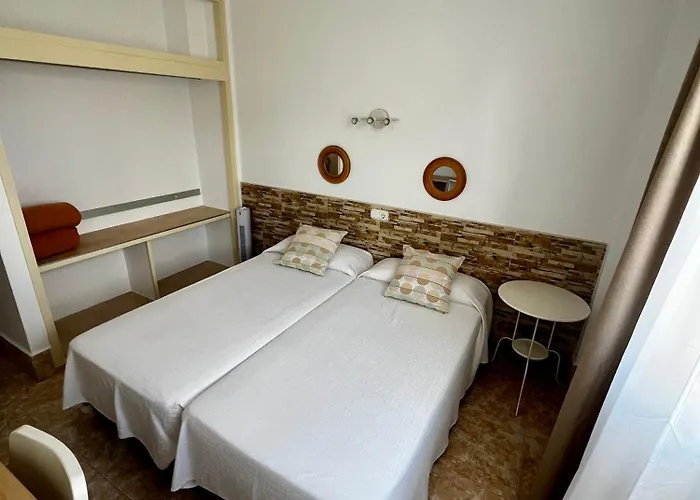 Residencia Cardona Hostel