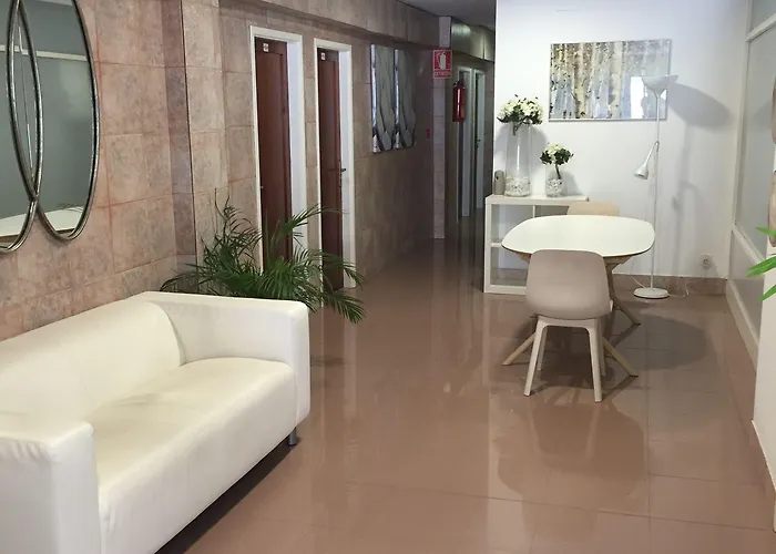 Residencia Cardona Hostel